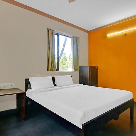 Capital O 85357 Hotel Sai Datta 卡兰古特 外观 照片