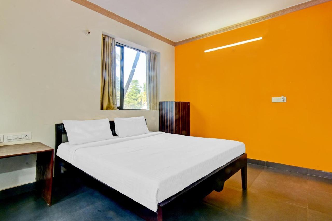 Capital O 85357 Hotel Sai Datta 卡兰古特 外观 照片
