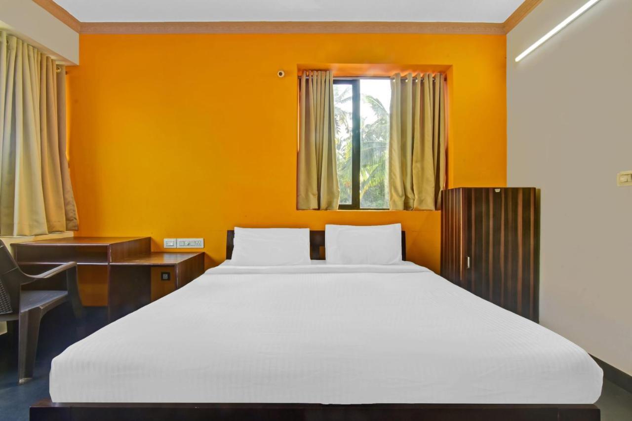 Capital O 85357 Hotel Sai Datta 卡兰古特 外观 照片